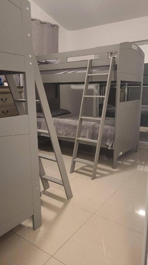 Aquaville Dorado Moderna Villa 3 Kültér fotó